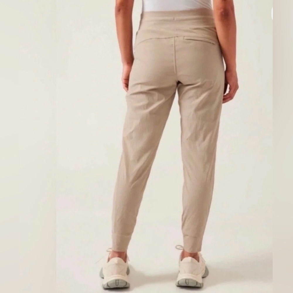 Athleta Trekkie North Jogger Pants Womens 6P Tan Khaki Hiking Athleisure Active - Picture 2 of 14
